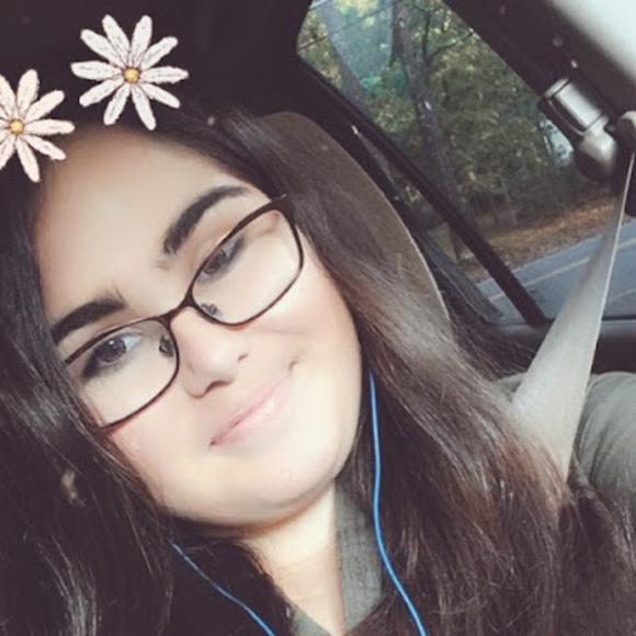 Meet your Posher, Tori - Picture 1 of 1